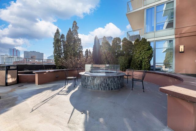 1600 S Prairie Avenue 1105, Chicago, IL 60616