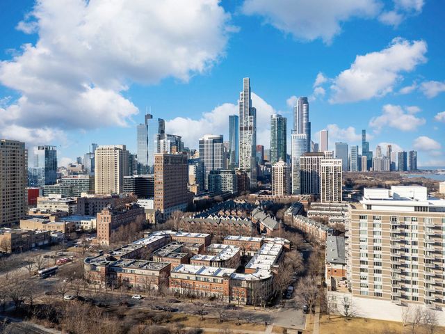 1600 S Prairie Avenue 1105, Chicago, IL 60616