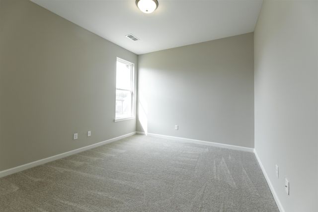 365 GREEN WILLOW DR, Oakland, TN 38060