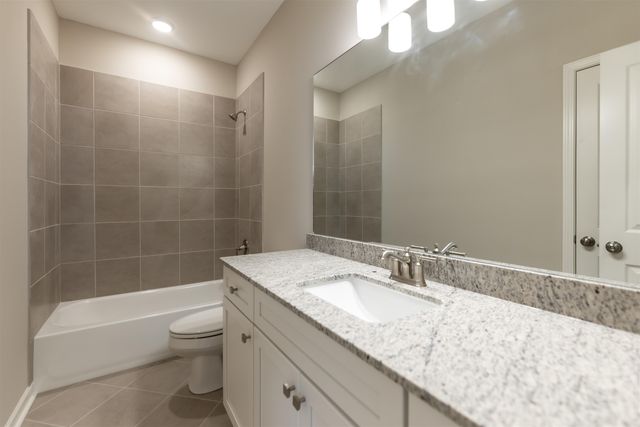 365 GREEN WILLOW DR, Oakland, TN 38060