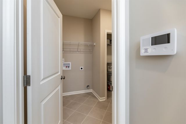 365 GREEN WILLOW DR, Oakland, TN 38060