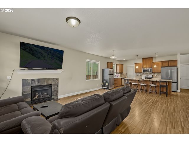 129 Nw CONNELL Ave, Hillsboro, OR 97124