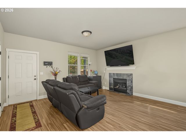 129 Nw CONNELL Ave, Hillsboro, OR 97124