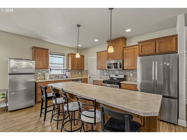 129 Nw CONNELL Ave, Hillsboro, OR 97124