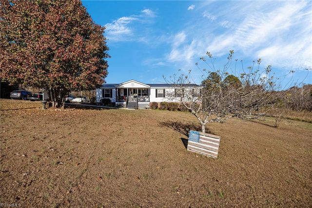 1107 Plantation Way, Trinity, NC 27370