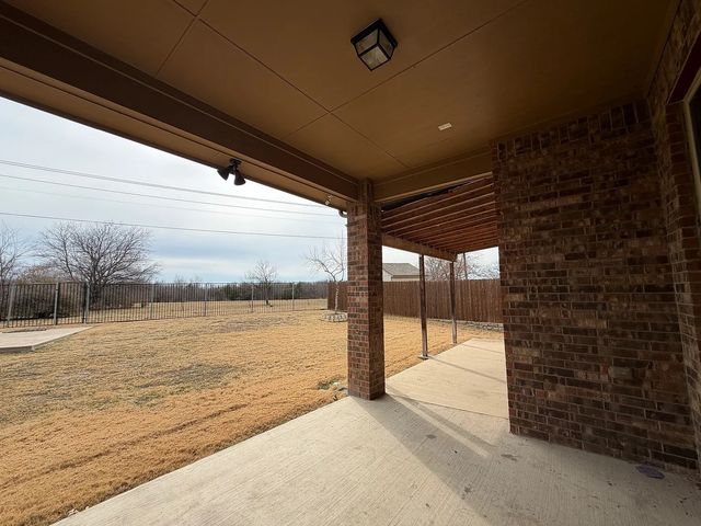 2112 Fossil Mesa Way, Fort Worth, TX 76131