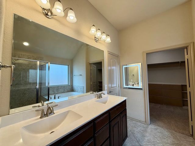 2112 Fossil Mesa Way, Fort Worth, TX 76131