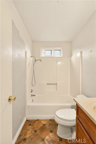 1435 Hammatt, Livingston, CA 95334