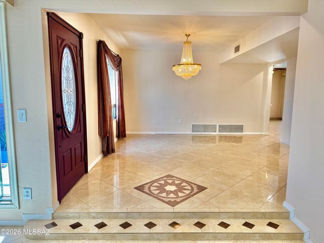 9431 E Walnut Tree Circle, Tucson, AZ 85749