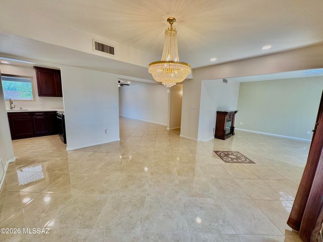9431 E Walnut Tree Circle, Tucson, AZ 85749