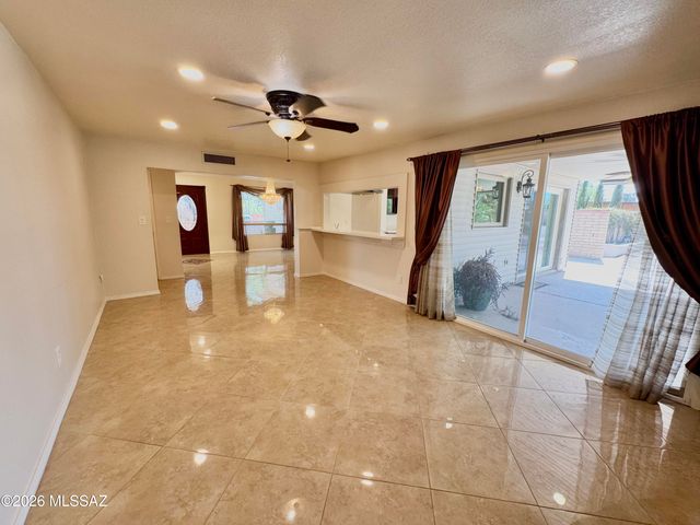 9431 E Walnut Tree Circle, Tucson, AZ 85749
