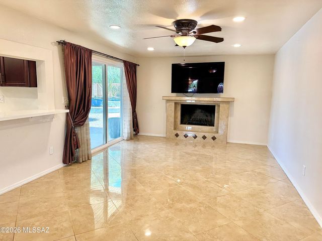9431 E Walnut Tree Circle, Tucson, AZ 85749