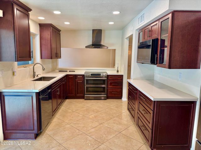 9431 E Walnut Tree Circle, Tucson, AZ 85749