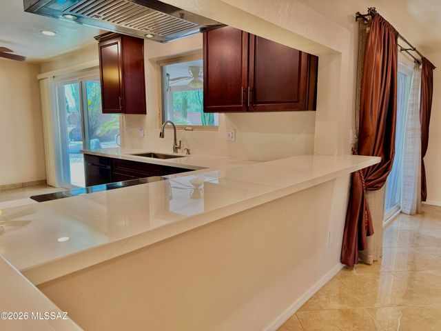 9431 E Walnut Tree Circle, Tucson, AZ 85749