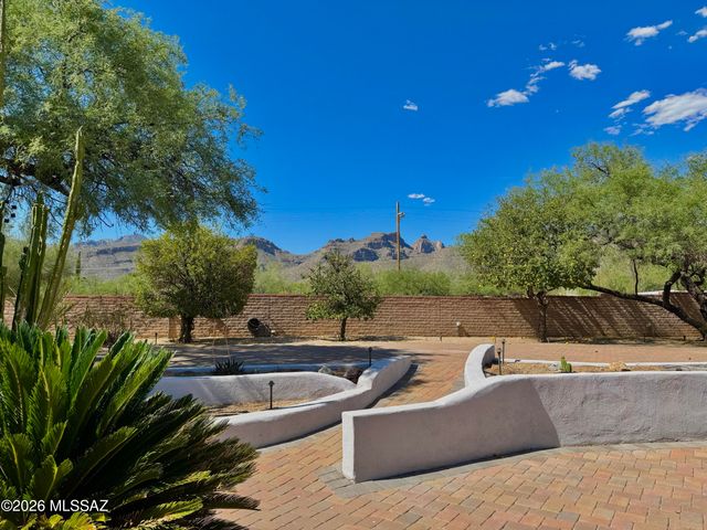 9431 E Walnut Tree Circle, Tucson, AZ 85749