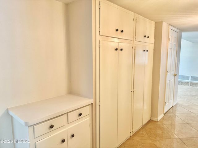 9431 E Walnut Tree Circle, Tucson, AZ 85749