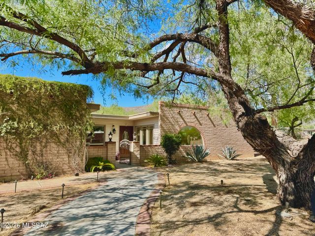 9431 E Walnut Tree Circle, Tucson, AZ 85749