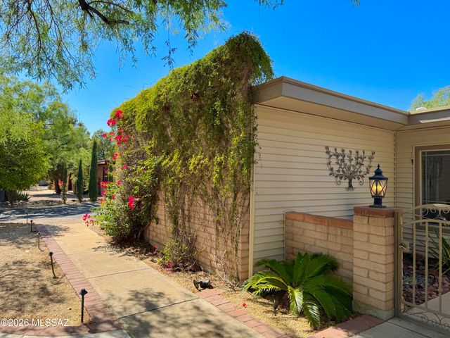 9431 E Walnut Tree Circle, Tucson, AZ 85749