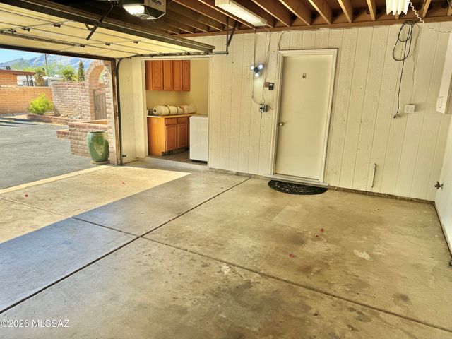 9431 E Walnut Tree Circle, Tucson, AZ 85749