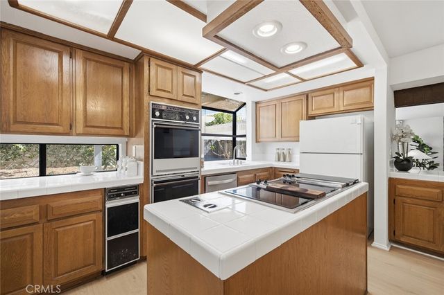8 Ribera, Irvine, CA 92620