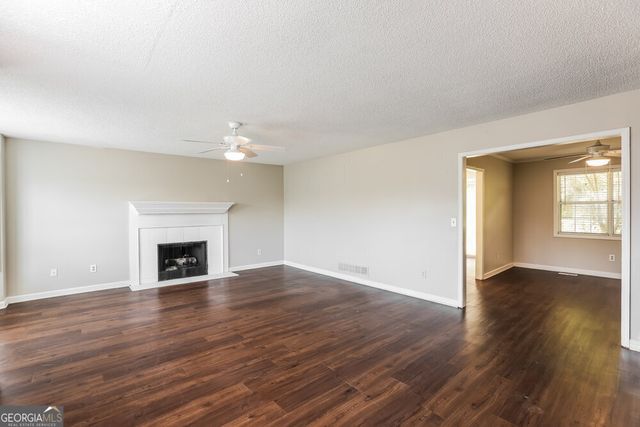 6763 Creek Valley Way, Douglasville, GA 30134