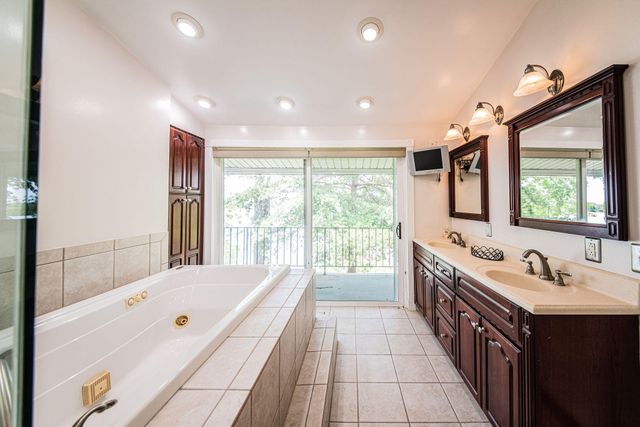 1135 Tenne-Vue Drive, Paducah, KY 42003
