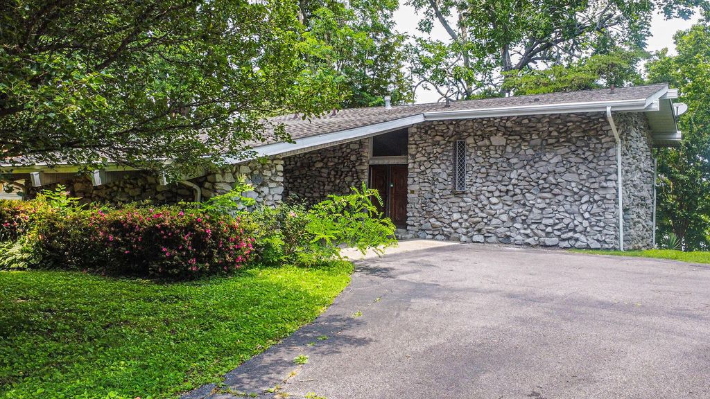 1135 Tenne-Vue Drive, Paducah, KY 42003