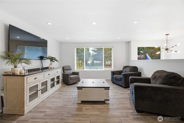 16008 120th Avenue E, Puyallup, WA 98374