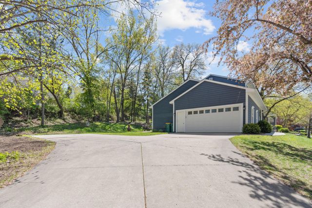 1371 Woodland Drive SW, Rochester, MN 55902