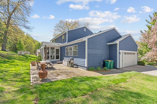 1371 Woodland Drive SW, Rochester, MN 55902