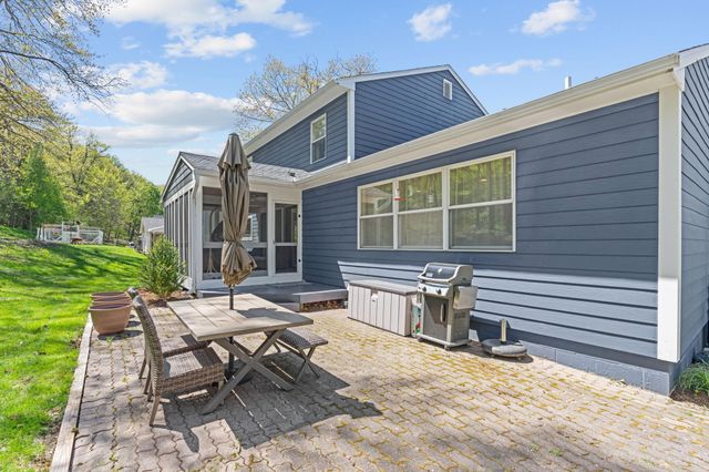 1371 Woodland Drive SW, Rochester, MN 55902