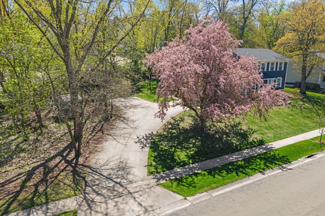 1371 Woodland Drive SW, Rochester, MN 55902
