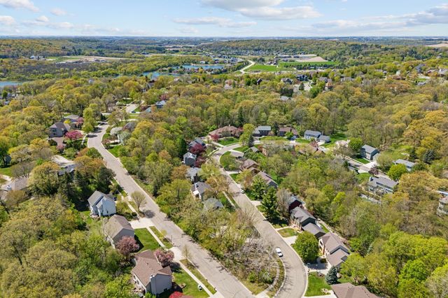 1371 Woodland Drive SW, Rochester, MN 55902