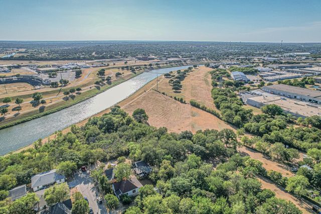 930 Samuels Avenue, Fort Worth, TX 76102