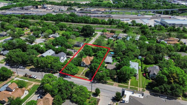 930 Samuels Avenue, Fort Worth, TX 76102