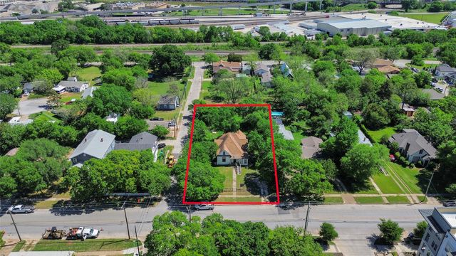 930 Samuels Avenue, Fort Worth, TX 76102