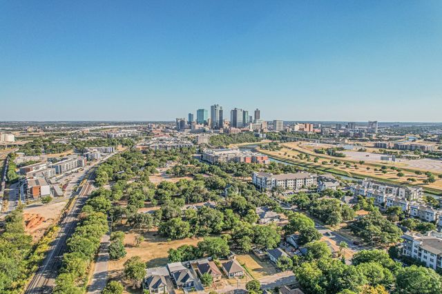 930 Samuels Avenue, Fort Worth, TX 76102