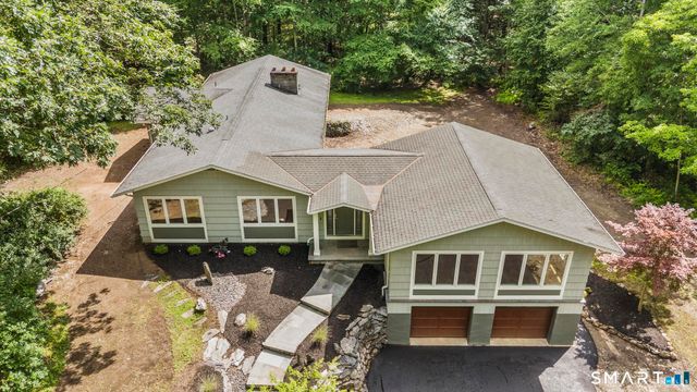 20 Morris Road, Woodbridge, CT 06525