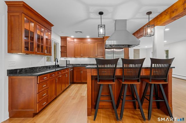 20 Morris Road, Woodbridge, CT 06525