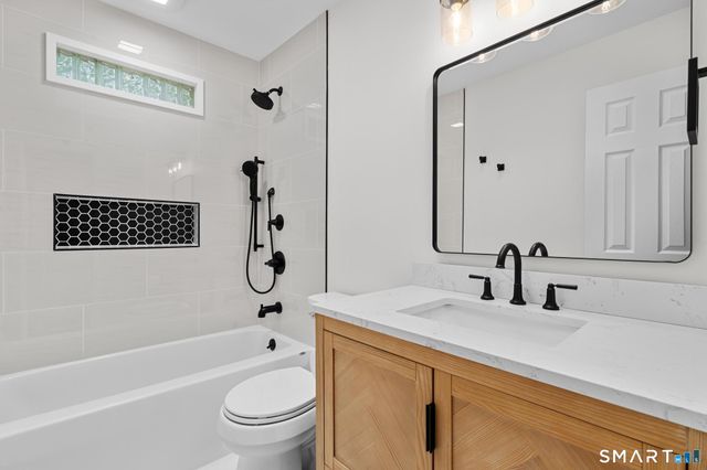 20 Morris Road, Woodbridge, CT 06525