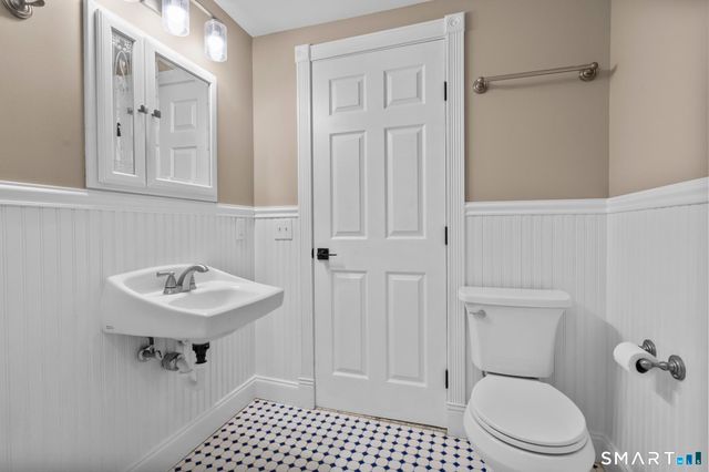 20 Morris Road, Woodbridge, CT 06525