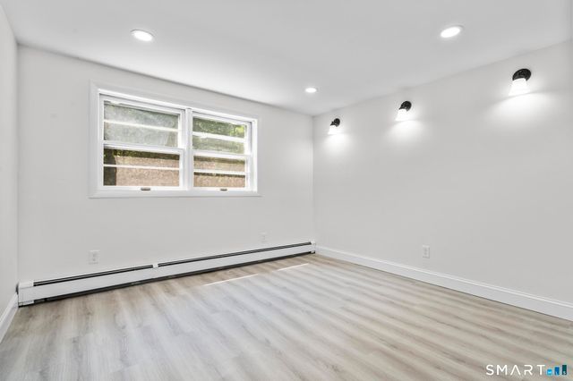 20 Morris Road, Woodbridge, CT 06525