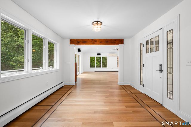 20 Morris Road, Woodbridge, CT 06525