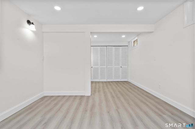 20 Morris Road, Woodbridge, CT 06525
