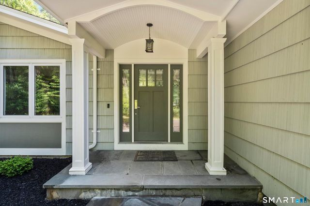 20 Morris Road, Woodbridge, CT 06525