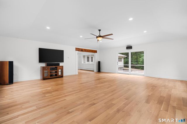 20 Morris Road, Woodbridge, CT 06525
