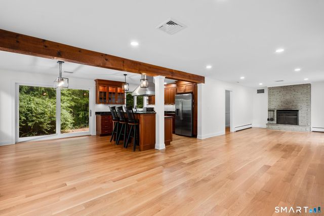 20 Morris Road, Woodbridge, CT 06525