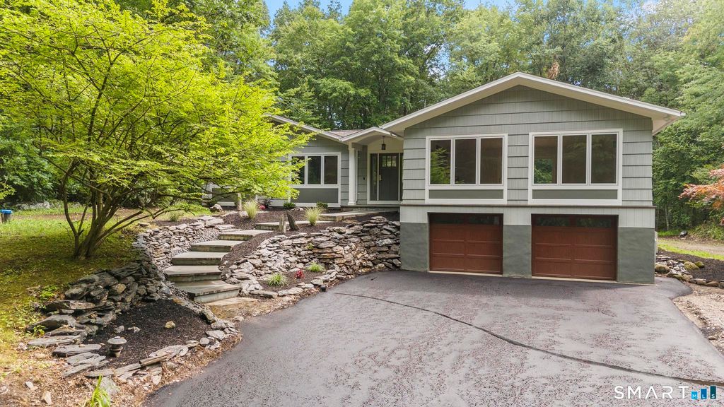 20 Morris Road, Woodbridge, CT 06525