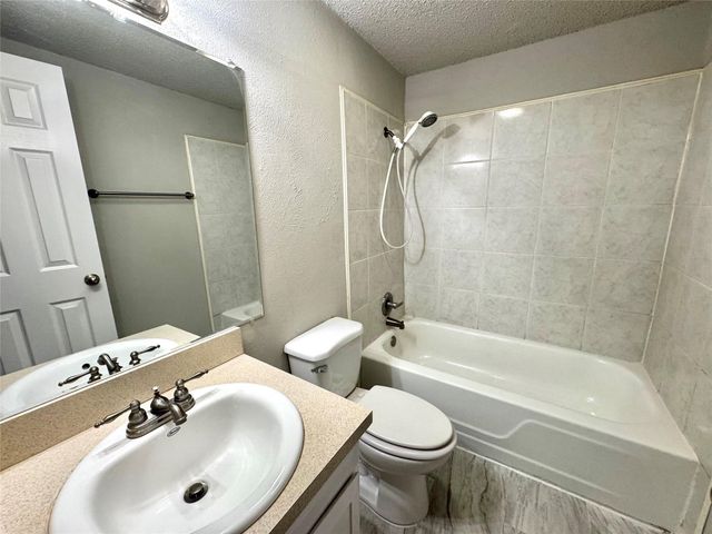 2508 S Center Street S, Arlington, TX 76014