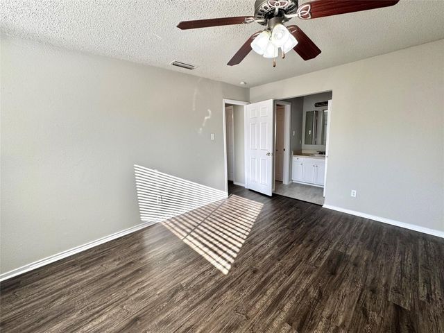 2508 S Center Street S, Arlington, TX 76014